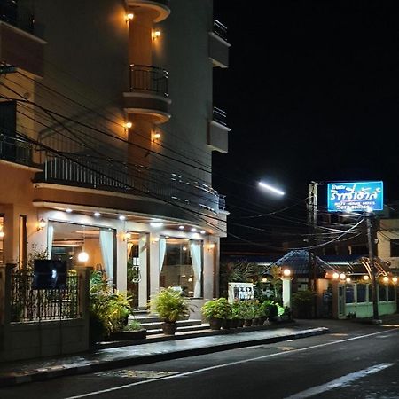 Ritzy House Hotel Chumphon Exterior foto