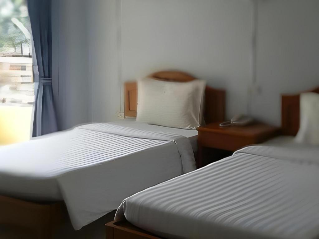 Ritzy House Hotel Chumphon Exterior foto