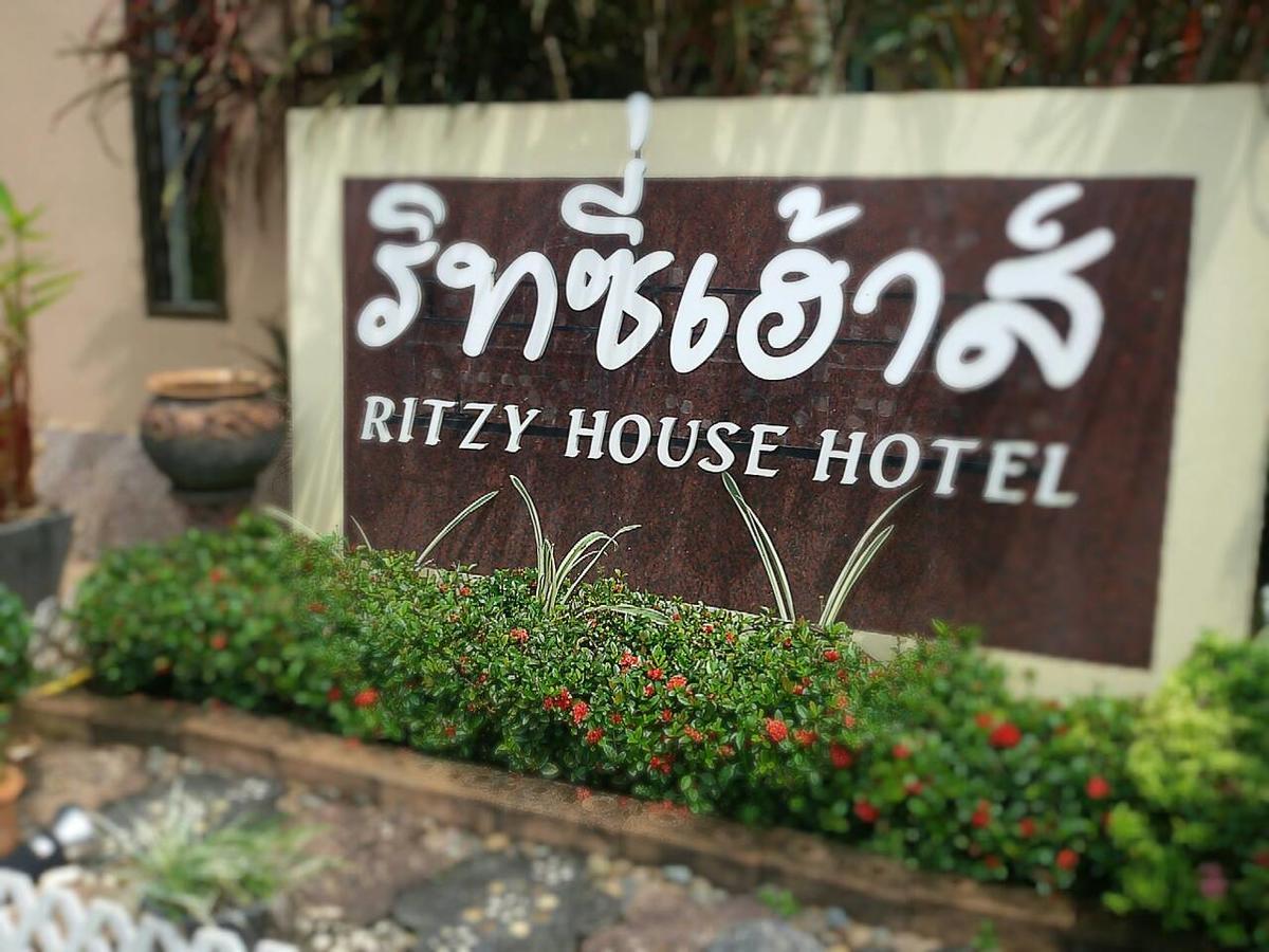 Ritzy House Hotel Chumphon Exterior foto