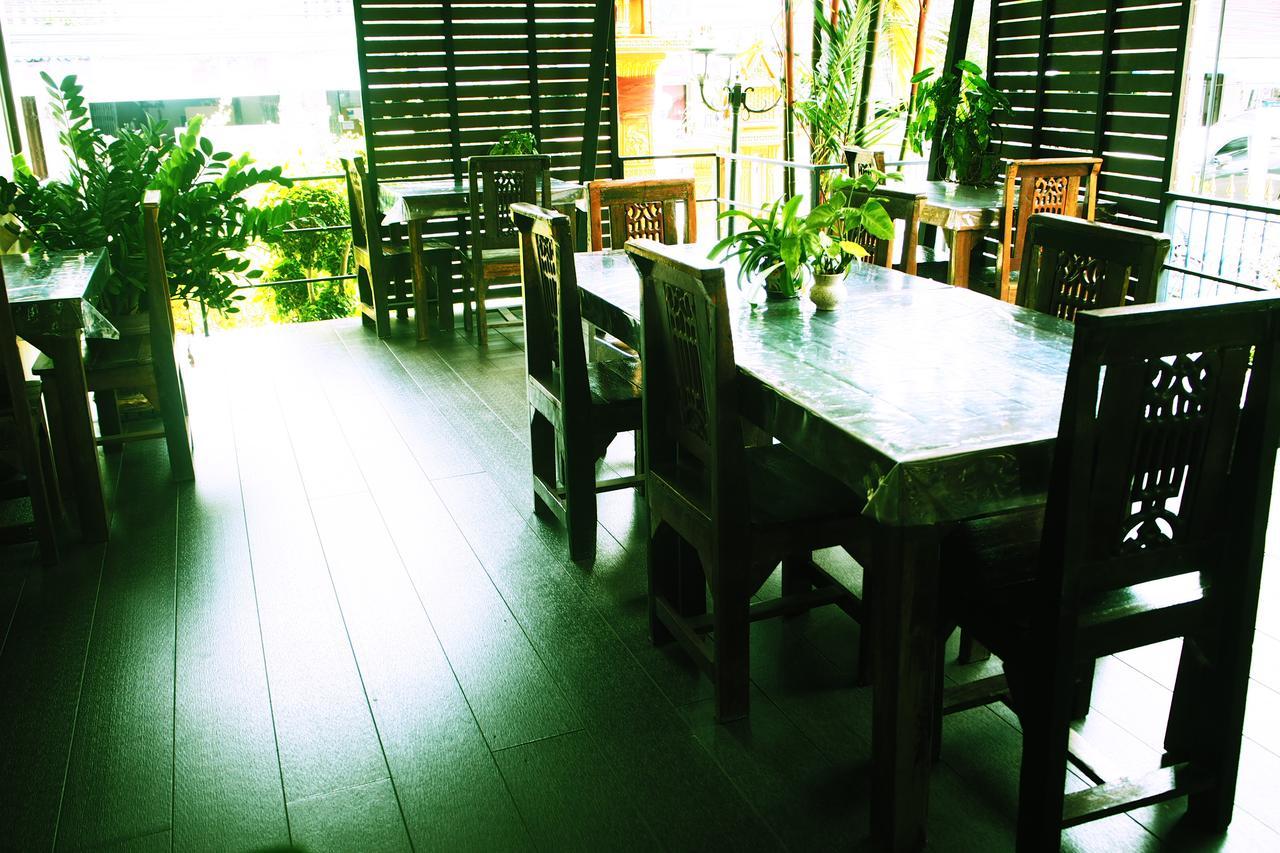 Ritzy House Hotel Chumphon Exterior foto